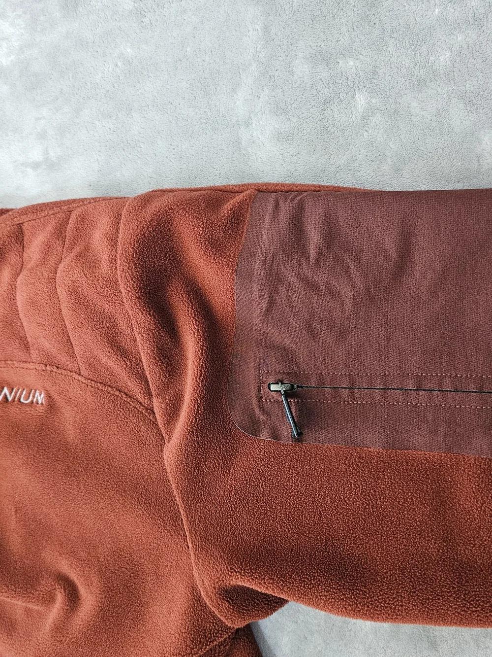 Columbia Titanium Men's Rust Fleece Crewneck Sweater‎